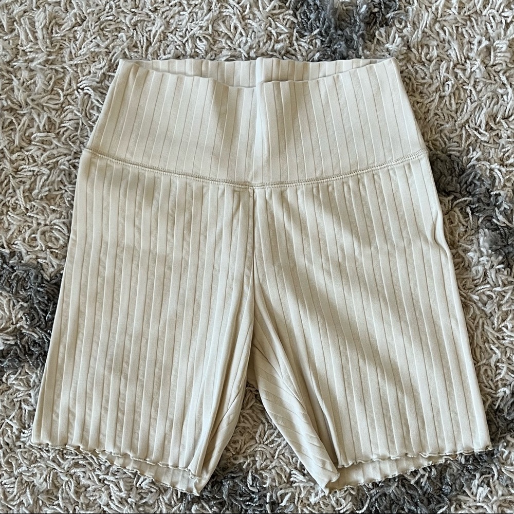 Women’s Aerie Cream Bike Shorts